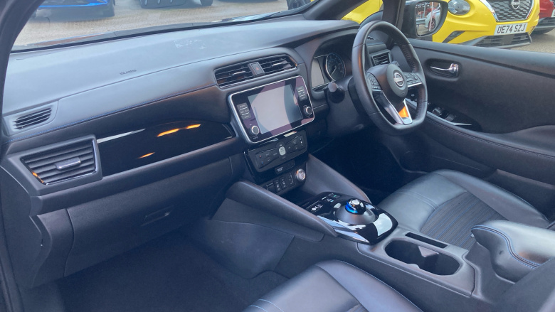 Nissan LEAF 110kW N-Connecta 39kWh 5dr Auto Electric Hatchback